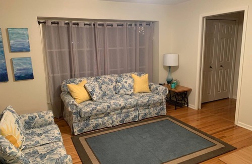 Bryant Pattengill East House | Cozy A2 Colonial Sleeps 12!