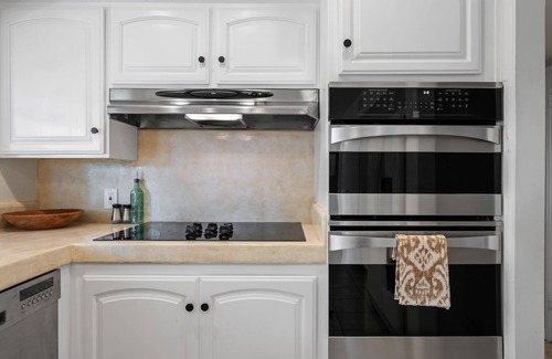 Mission Viejo House | Cozy Abode: Your Ideal Family Home in Mission Viejo!