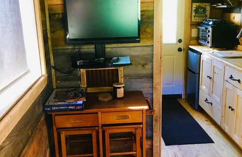 Newport Cabin | Cozy, absolutely secluded Mountain Cabin,Pet Friendly,spectacular Views,hiking