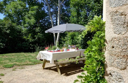 Les Salles Cottage | Cozy accommodation for 4 with garden and pets allowed