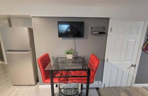 Newark Apartment | Cozy adorable 2 bedroom luxury suite