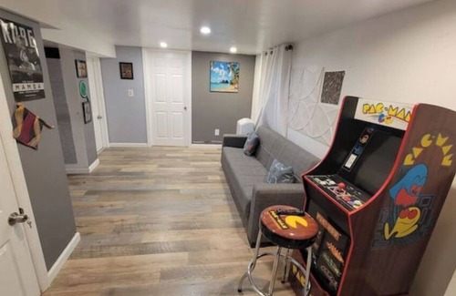 Newark Apartment | Cozy adorable 2 bedroom luxury suite