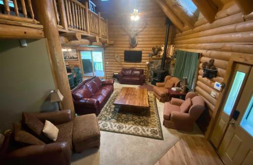 Alto House | Cozy Alto Cabin on 2 Acres Near Fishing and Skiing!