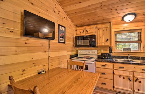 St George Cabin | Cozy ‘Anchors Away’ Cabin Hideaway w/Fire Pit!