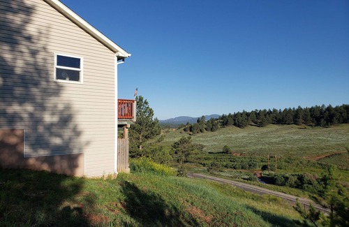 Florissant House | Cozy and affordable 3-bedroom house in the sky with great mountains views
