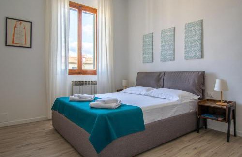 San Jacopino Apartment | Cozy and Bright Flat - Top Floor with Elevator
