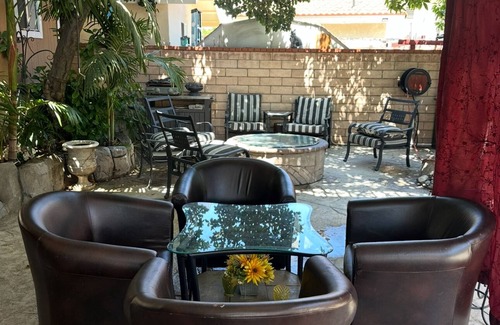 Pomona House | Cozy and charming housenall you need is here nSeveral relaxing area awaiting 4-U