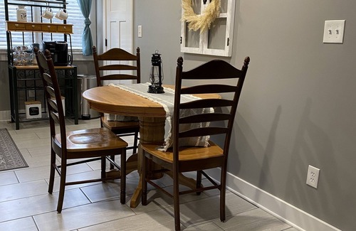 St. Marys House | Cozy and Clean 2 Bedroom 1 Bath Home