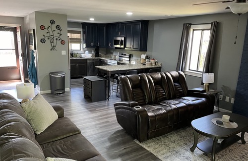 Monroe City Condo | Cozy and Clean Mark Twain Lake/Jellystone Park Condominium