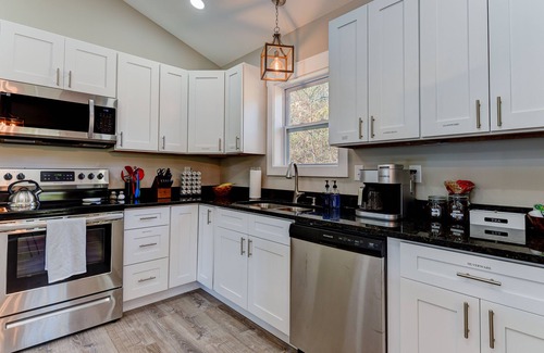 Weaverville House | Cozy and Clean, Pet and Family-Friendly Gem; Minutes to Asheville