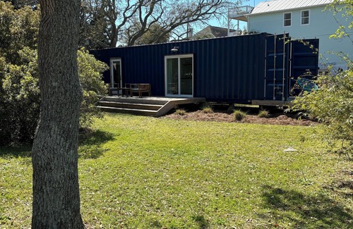 Carolina Beach House | Cozy and Comfortable Shipping Container House -Pet Friendly-Easy Walk to Beach
