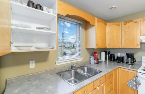 Moncton House | Cozy and Comfortable 2 bedroom house