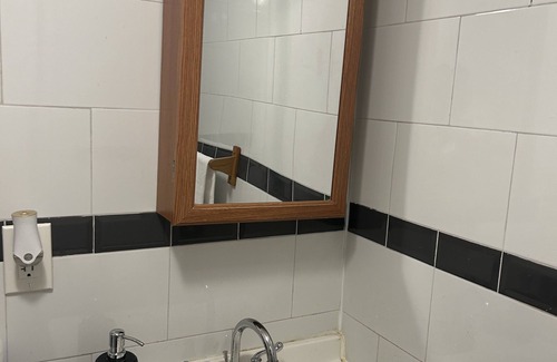 Queens Apartment | Cozy and comfortable studio room on lower level of townhouse with private entry