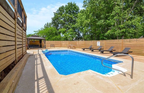 Woodstock House | Cozy and Comfortable-King Bed-1mile to Dtwn Woodstock