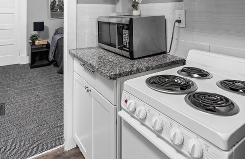 New Castle Apartment | Cozy and Cute 1 Bdrm!