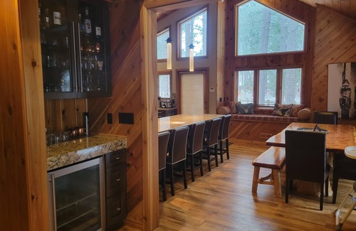 Thompsonville Cabin | Cozy and cute, close to everything!