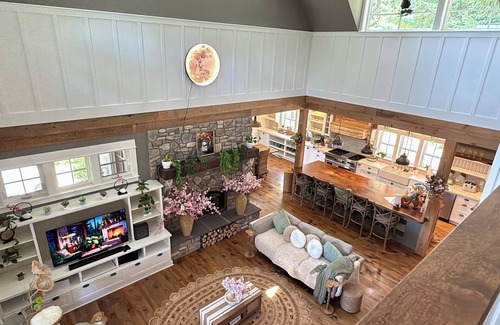 Warren Other | Cozy and Dainty 3-Bedroom Farmhouse on 5 Acres of Serene Nature