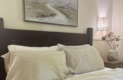 Miltonvale Park Cabin | cozy and elegant cabin, 2 bedrooms cabin.