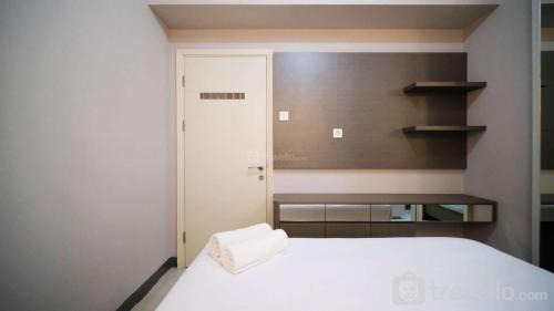 Surabaya Apartment | Cozy and Homey 2BR at Benson Supermall Mansion Apartment By Travelio
