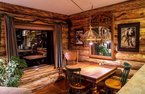 Livingston House | Cozy and Intimate Cabin Rental near Livingston for a Romantic Getaway in Montana