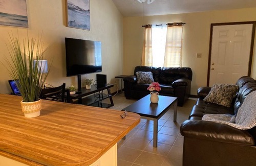 Tallahassee House | Cozy and just upgraded Townhouse Near Parks, lakes, trails and Universities