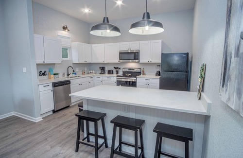 Near East Side House | Cozy and Lovely 2BR 2BA Apt#a Near Lively Downtown