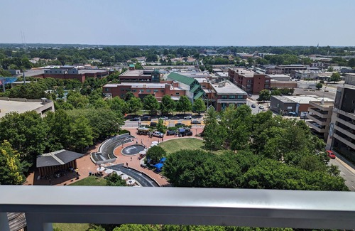 Downtown Greensboro Condo | Cozy and luxurious condo centrally located in downtown Greensboro. Pet friendly!