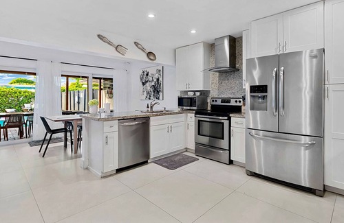 Coral Heights Villa | Cozy and Modern Home w/Heated Pool - RUBI.life