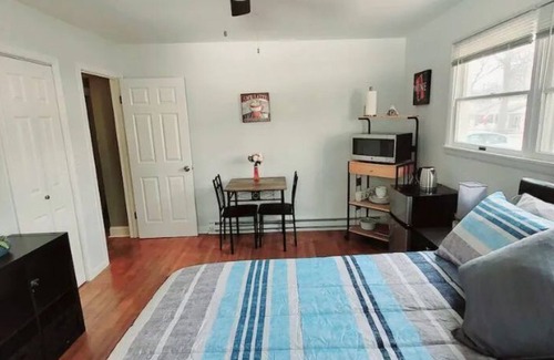 Wharton House | Cozy and Peaceful Near Mall, Hospital Public Transportation