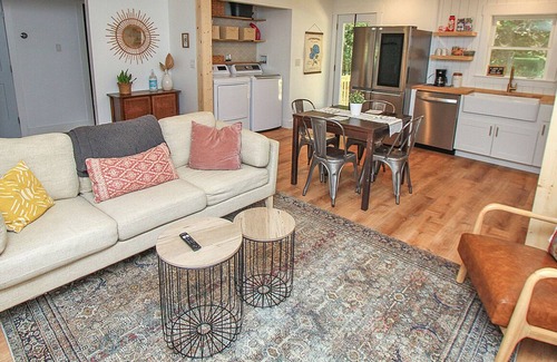 Davidson Cottage | Cozy and private 2-bed cottage close to Lake Norman/ Charlotte