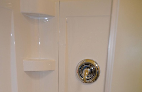 Courtenay Cottage | Cozy and private self-contained bachelor cottage