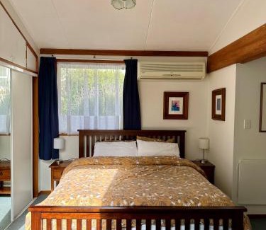 Dunedin Apartment | Cozy and quiet studio apartment with shared spa pool