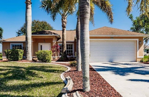 Burnt Store House | Cozy and relaxing Cape Coral Getaway!