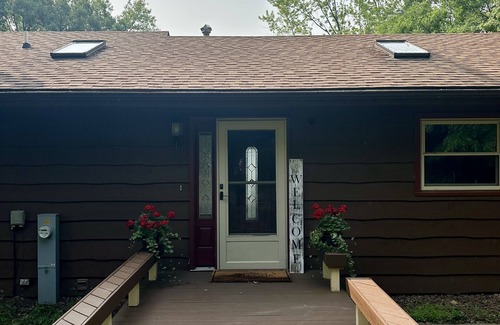 Wautoma House | Cozy and relaxing retreat on Lake Irogami.
