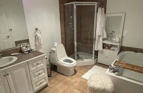 Cote-Saint-Paul Condo | Cozy and spacious