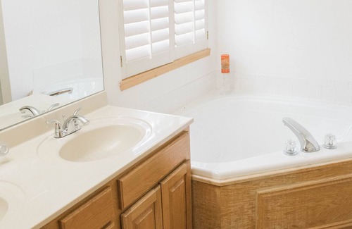 Greenwich House | Cozy and Spacious Home, Quiet neighborhood