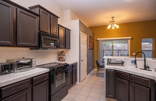 Bullhead City House | Cozy and spacious home, perfect for a weekend on the river!