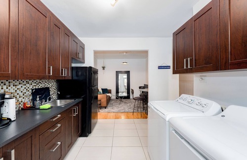 De Lorimier Apartment | Cozy and Stylish apartment in the Middle of Montreal