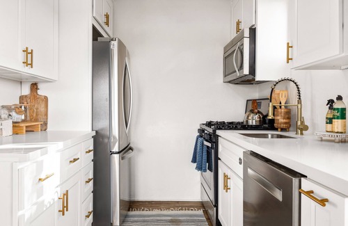 Sylvia Park House | Cozy and Tranquil 2 bdrm/2ba Home in the Hills of Topanga
