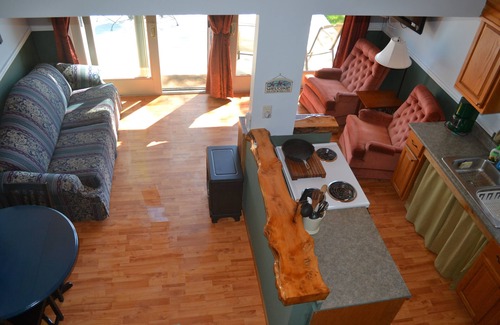 Pickerel Cottage | Cozy and welcoming 1 bedroom cottage on Pickerel Lake. Sleeps 4.