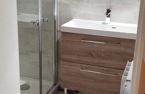 Prapoutel Apartment | Cozy apartment for 4-6 with balcony near slopes, TV, elevator and ski locker