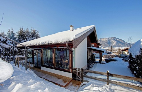Sankt Johann in Tirol Apartment | Cozy apartment in St. Johann in Tyrol