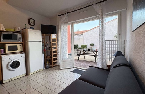 Biscarrosse Plage Apartment | Cozy apartment with terrace for 4 people in Biscarrosse Plage