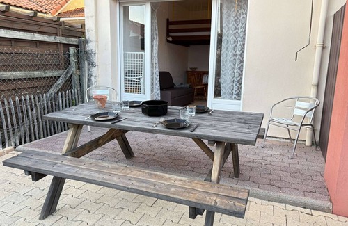 Biscarrosse Plage Apartment | Cozy apartment with terrace for 4 people in Biscarrosse Plage