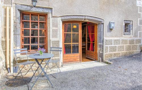 Saint-Chely-d'Aubrac Apartment | Cozy Apartment In Saint-Chely-D'aubrac
