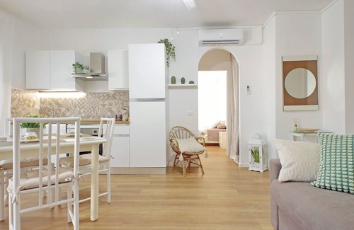 Nettuno Apartment | Cozy apartment 100 m. from FS station and 200 m. from sea and center.