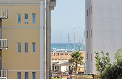 Nettuno Apartment | Cozy apartment 100 m. from FS station and 200 m. from sea and center.