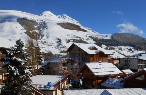 Les Deux Alpes Apartment | Cozy apartment 6 people, balcony, pets allowed, parking