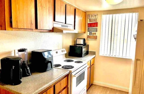 Winchester Apartment | Cozy apartment 9mins drive from the strip