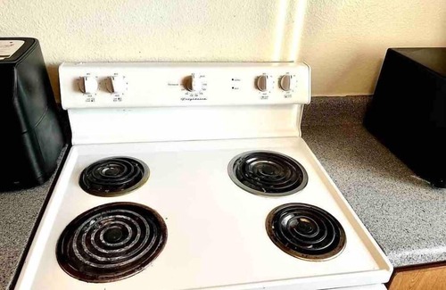 Winchester Apartment | Cozy apartment 9mins drive from the strip